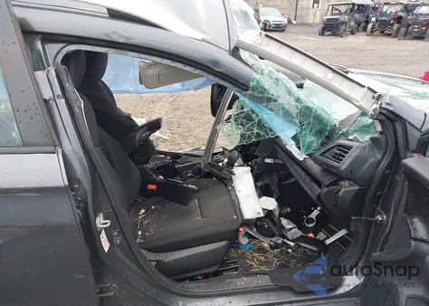 2018 Subaru Impreza 2.0I Premium from USA, damaged, VIN 4S3GTAD67J3701533